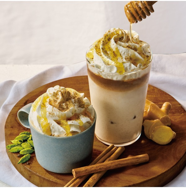 季節のドリンク ハニーチャイカフェラテ